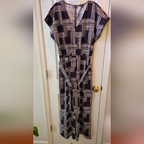 Ann Taylor Factory Black & White Geometric Pattern Wide Leg Jumpsuit - Size M - Picture 3 of 6